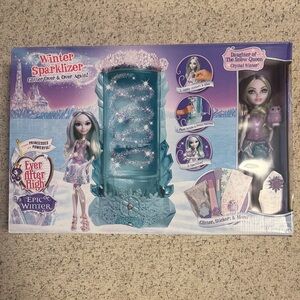 Mattel Ever After High Winter Sparklizer Playset - Purple and Blue